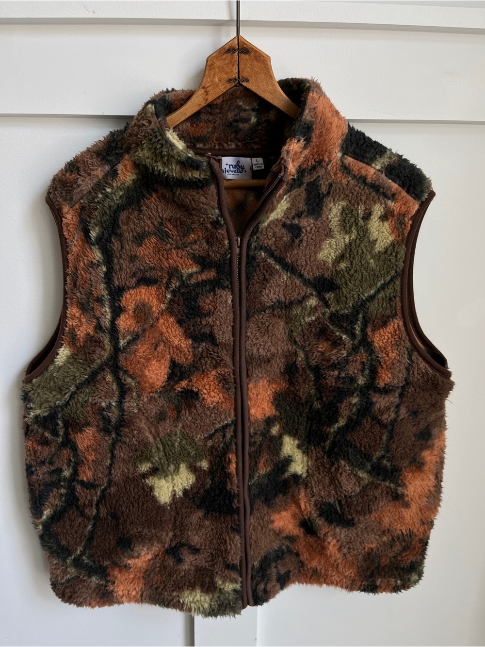 Women’s Fleece Camo Zip Front Vest Ruby & Jewell Large